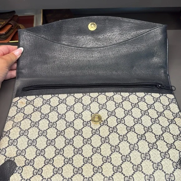 Vintage Gucci clutch - Picture 3 of 5